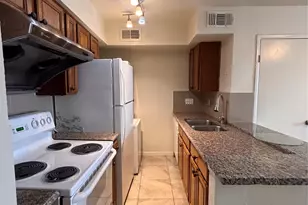 2110 Wilcrest Dr, Houston, TX 77042 - Photo 9