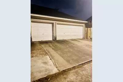 15102 Treaty Oaks Street, Houston, TX 77053 - Photo 37