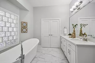 702 W 41st St, Houston, TX 77018 - Photo 19