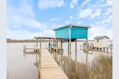 1390 County Road 201, Sargent, TX 77414 - Photo 3