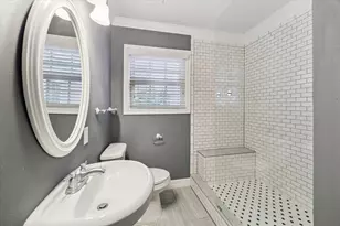 1063 W 43rd St, Houston, TX 77018 - Photo 13