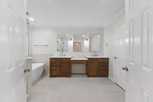 1063 W 43rd St, Houston, TX 77018 - Photo 9
