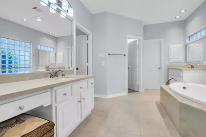 41 Wynden Oaks Drive, Houston, TX 77056 - Photo 15