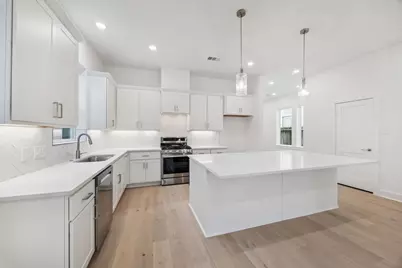 1321 Alexander Street, Houston, TX 77008 - Photo 7