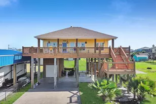 938 S Sage Rd, Crystal Beach, TX 77650 - Photo 5