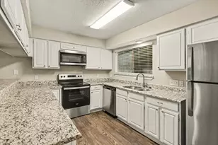28 Windfellow Pl, The Woodlands, TX 77381 - Photo 7