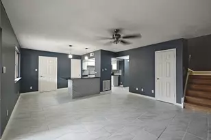 2252 Shadowdale Dr, Houston, TX 77043 - Photo 9