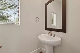 3217 Maxroy St, Houston, TX 77008 - Photo 15