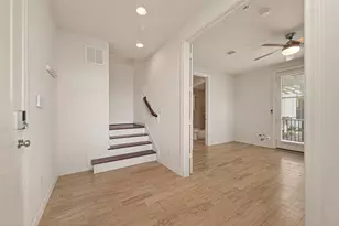 3217 Maxroy St, Houston, TX 77008 - Photo 7
