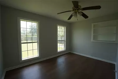 306 Center Way Street, Lake Jackson, TX 77566 - Photo 5