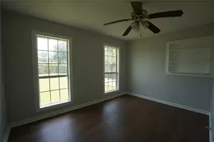 306 Center Way St, Lake Jackson, TX 77566 - Photo 5