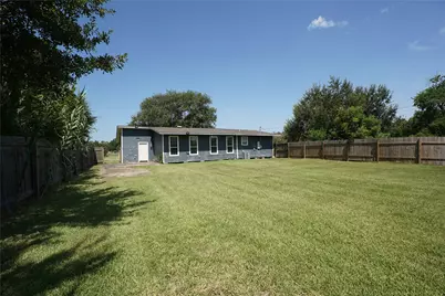 306 Center Way Street, Lake Jackson, TX 77566 - Photo 19