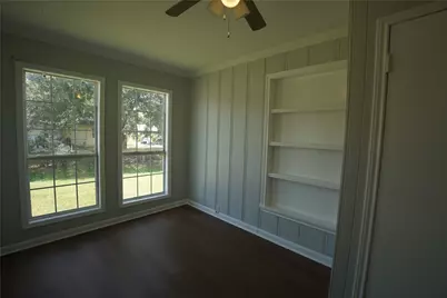 306 Center Way Street, Lake Jackson, TX 77566 - Photo 9