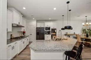 7823 Leighton Trl, Pasadena, TX 77505 - Photo 15