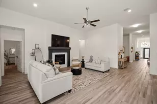 7823 Leighton Trl, Pasadena, TX 77505 - Photo 13