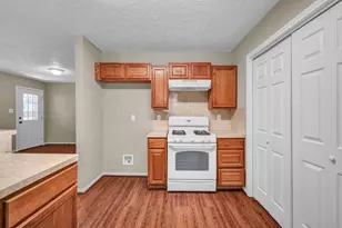 123 Robinson Rd, Oyster Creek, TX 77541 - Photo 7