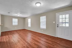 123 Robinson Rd, Oyster Creek, TX 77541 - Photo 5