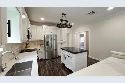 8211 Findlay Street, Houston, TX 77017 - Photo 9