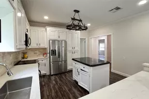 8211 Findlay St, Houston, TX 77017 - Photo 9