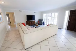 655 S Ripple Creek Dr, Houston, TX 77057 - Photo 7