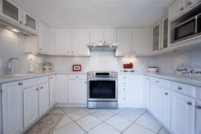 655 S Ripple Creek Drive #655, Houston, TX 77057 - Photo 11