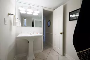 655 S Ripple Creek Dr, Houston, TX 77057 - Photo 13