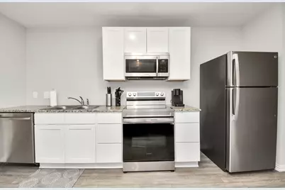 9027 Madera Road #B, Houston, TX 77078 - Photo 13