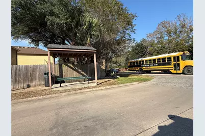 10130 Victoria Chase Lane, Houston, TX 77075 - Photo 11