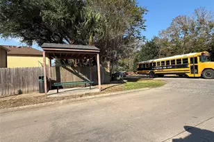 10130 Victoria Chase Ln, Houston, TX 77075 - Photo 11