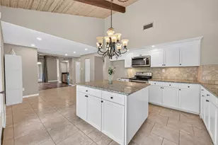 23610 Creekview Dr, Spring, TX 77389 - Photo 13