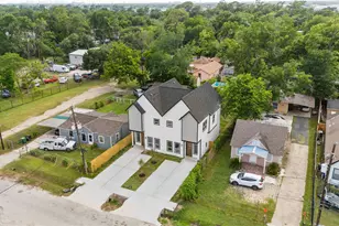 7805 Farnsworth St, Houston, TX 77022 - Photo 17