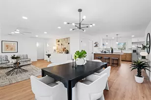 5023 Redstart St, Houston, TX 77035 - Photo 11