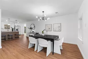 5023 Redstart St, Houston, TX 77035 - Photo 9
