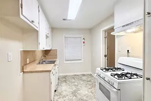 1232 San Felipe St, Angleton, TX 77515 - Photo 5