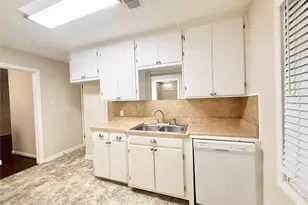 1232 San Felipe St, Angleton, TX 77515 - Photo 7