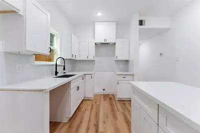 9326 Firnat Street, Houston, TX 77016 - Photo 11