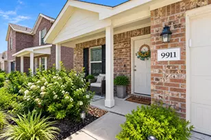 9911 Stoney Spg Ln, Baytown, TX 77521 - Photo 3