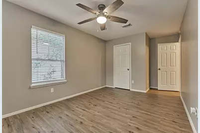 2051 Oak Shores Drive, Kingwood, TX 77339 - Photo 21