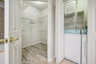 2400 McCue Rd, Houston, TX 77056 - Photo 9