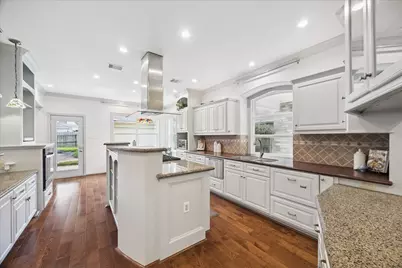 16703 Chestnut Meadow Court, Sugar Land, TX 77479 - Photo 11