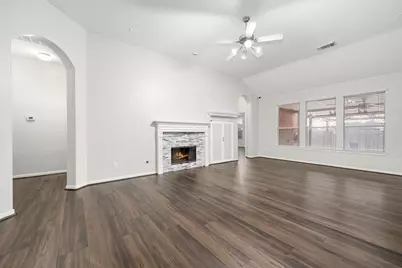 2010 Lincoln Crest Way, Sugar Land, TX 77498 - Photo 13