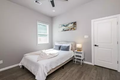 5830 Doolittle Boulevard #B, Houston, TX 77033 - Photo 11