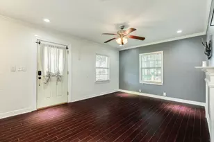 711 W Kyle Rd, Clute, TX 77531 - Photo 3