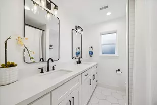 10739 Longmont Dr, Houston, TX 77042 - Photo 23