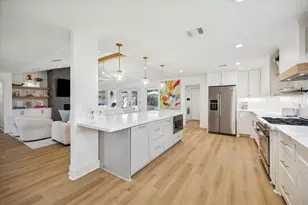 10739 Longmont Dr, Houston, TX 77042 - Photo 13