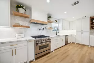 10739 Longmont Dr, Houston, TX 77042 - Photo 15