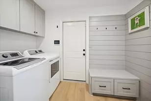 10739 Longmont Dr, Houston, TX 77042 - Photo 25