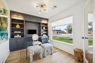 10739 Longmont Dr, Houston, TX 77042 - Photo 17