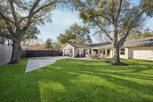 10739 Longmont Dr, Houston, TX 77042 - Photo 29