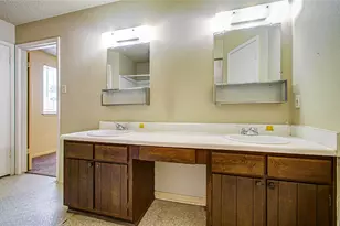 12210 Woodcliff Dr, Houston, TX 77013 - Photo 23